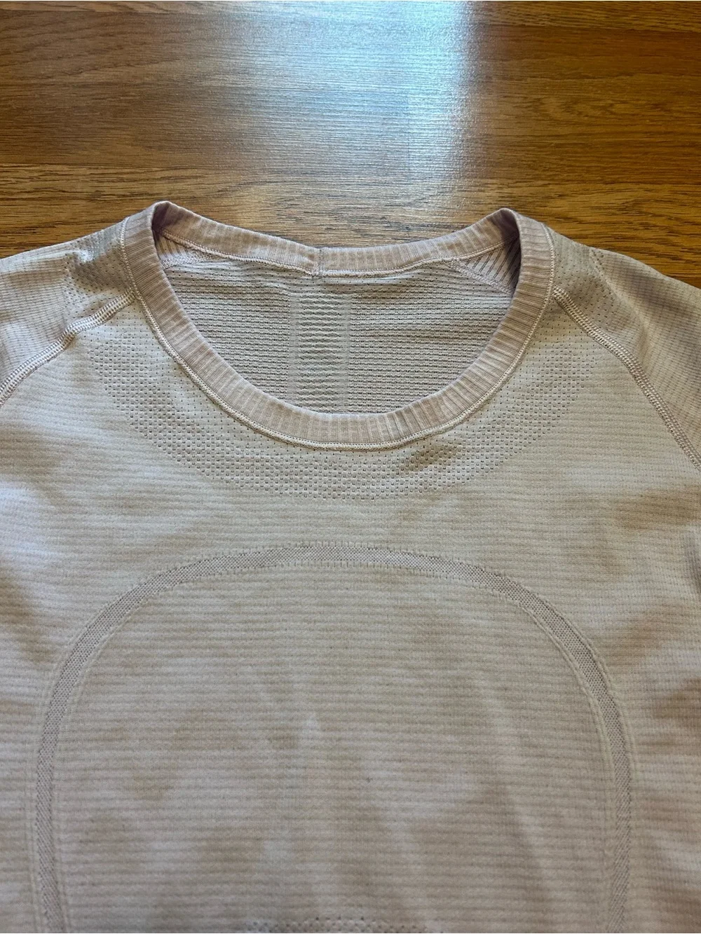 lululemon light pink swiftly tech women’s Long-Sleeve athletic shirt size 8